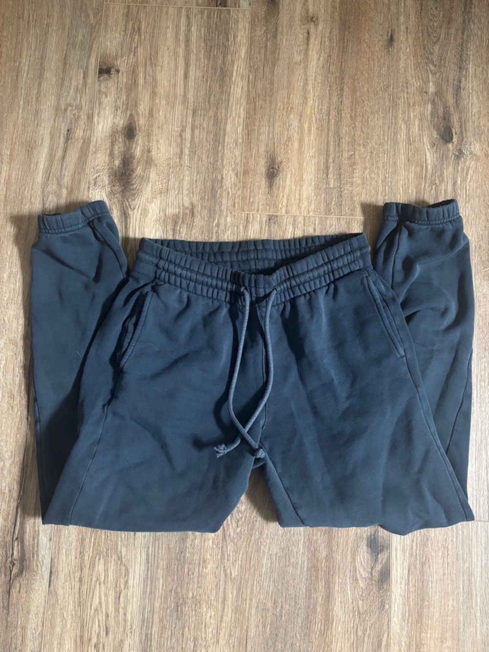 Aritzia/TNA Navy Drawstring Boyfriend Jogger Sweatpants